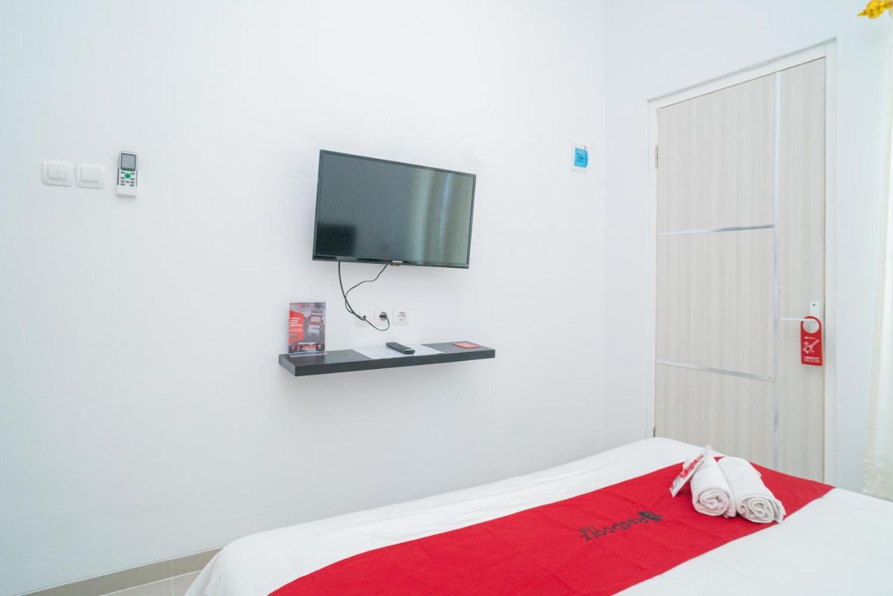 Reddoorz Syariah At Winong Nganjuk Hotel Exterior photo