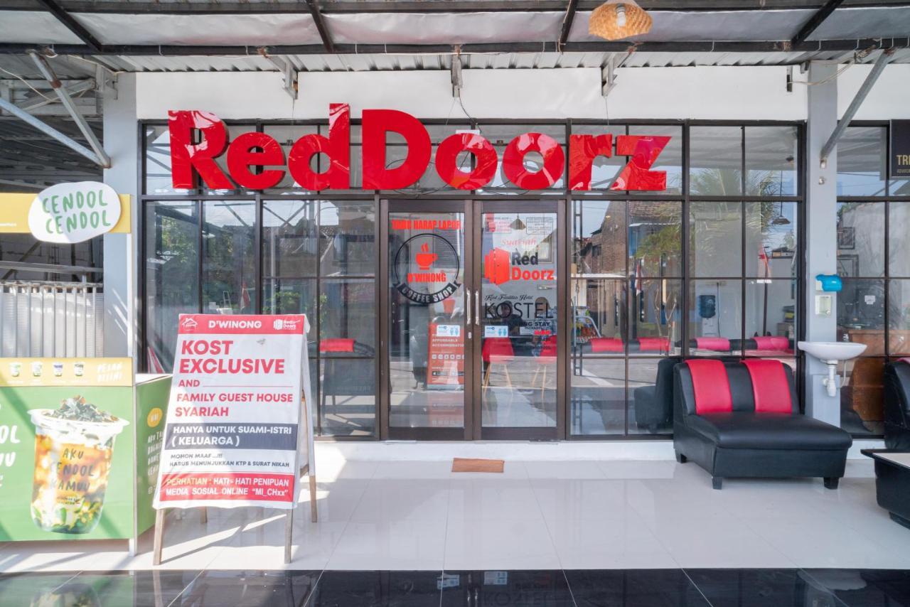 Reddoorz Syariah At Winong Nganjuk Hotel Exterior photo