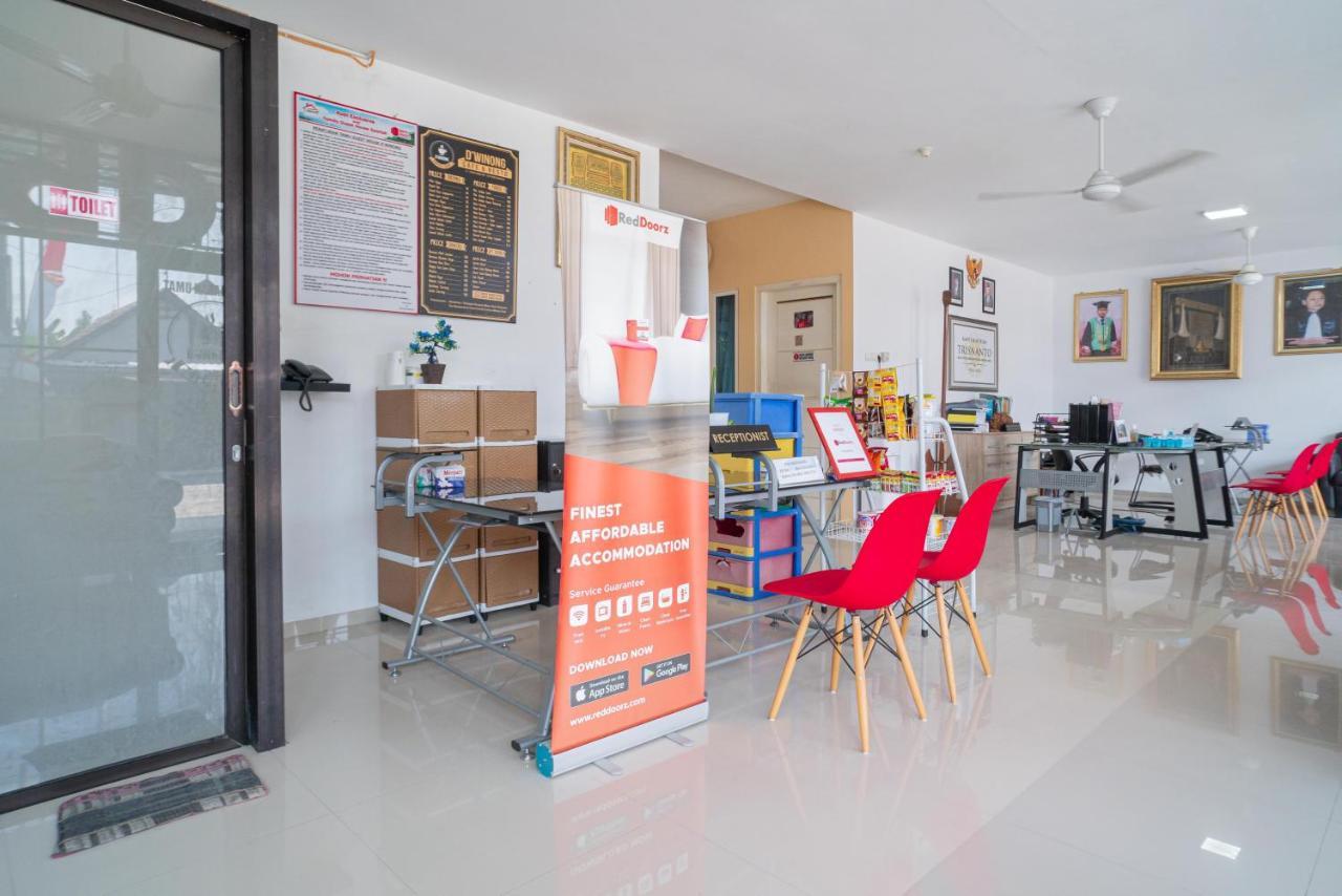 Reddoorz Syariah At Winong Nganjuk Hotel Exterior photo
