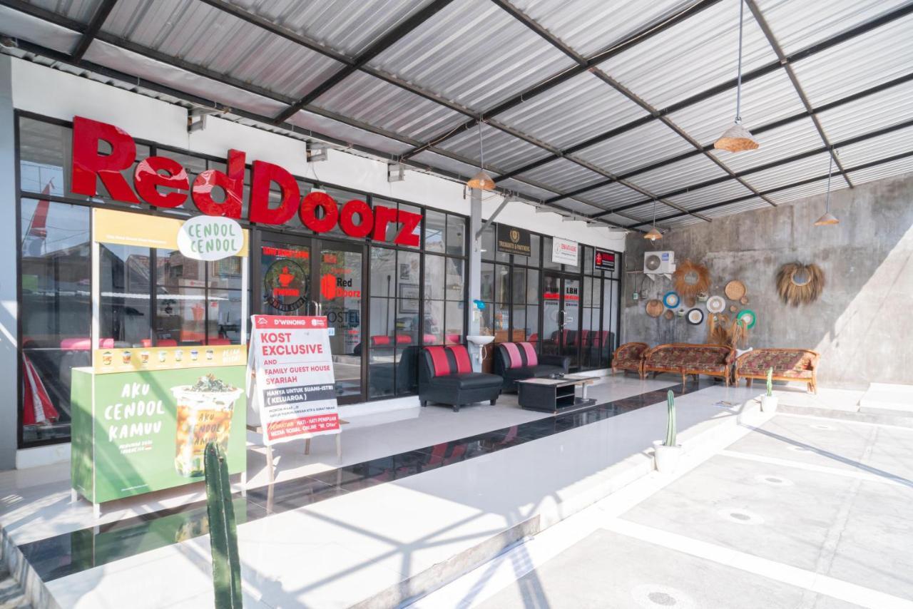 Reddoorz Syariah At Winong Nganjuk Hotel Exterior photo