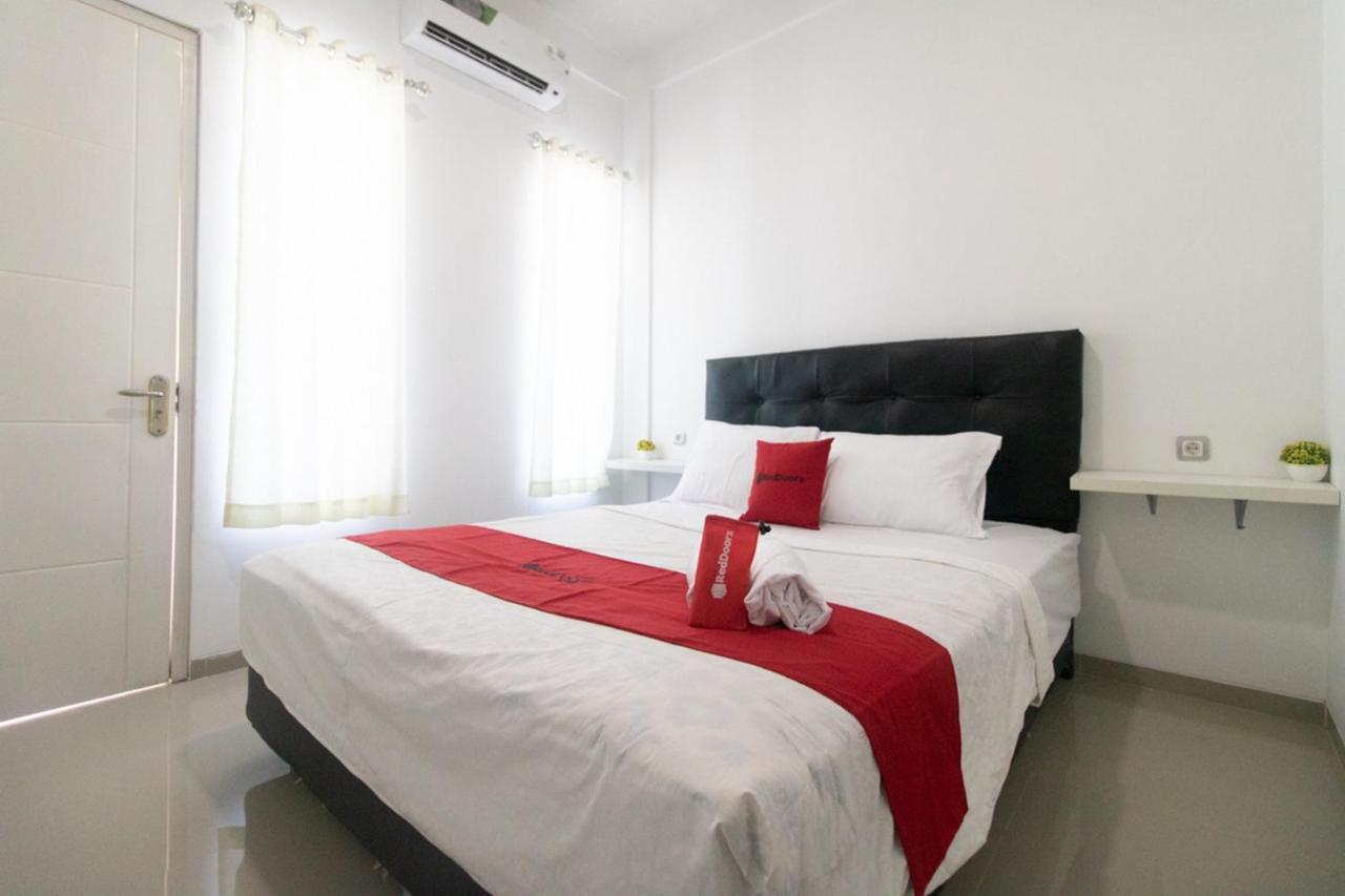 Reddoorz Syariah At Winong Nganjuk Hotel Exterior photo