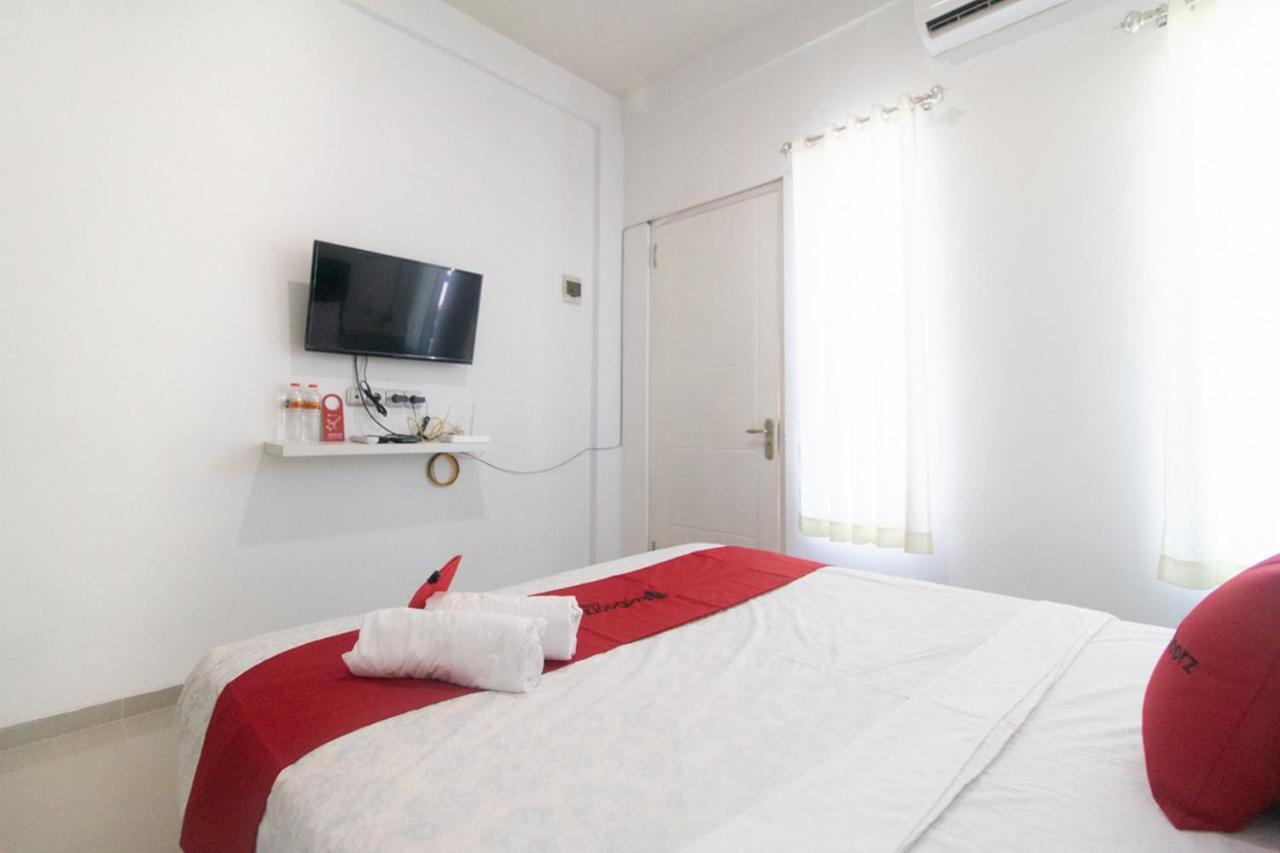Reddoorz Syariah At Winong Nganjuk Hotel Exterior photo